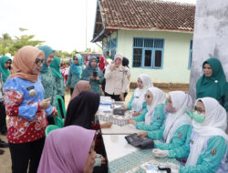 Bupati Ayu Asalasiyah Hadiri Bakti Sosial HKG PKK ke-54, Perkuat Peran PKK Tingkatkan Kesehatan Masyarakat