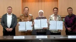 Bupati Way Kanan Teken Berita Acara Verifikasi IPPR untuk Perkuat Revisi RTRW dan RDTR
