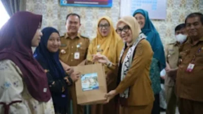 HARGANAS ke-33, Bupati Ayu Asalasiyah Gaungkan “Ayah Wajib Hadir” untuk Wujudkan Generasi Unggul Way Kanan