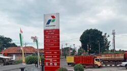 Antrean Pertalite di SPBU 24.345.107 Berujung Keributan, Pengendara dan  Oknum Petugas Terlibat Perkelahian